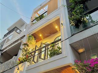 Hai mặt hẻm xe hơi 6m  dt đất 40m2 ,4pn,p xông hơi,full nội thất cao cấp.