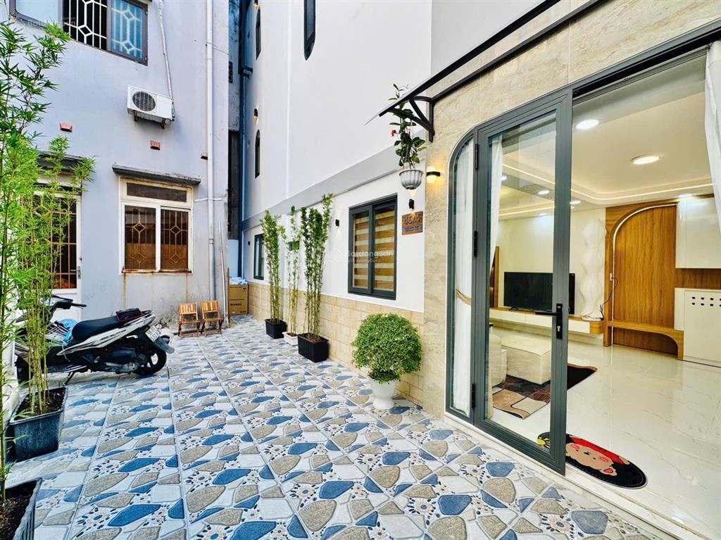 Vị trí nhà sau lưng mt ngô nhân tịnh và vũ tùng,hẻm ba gác ,ngay chợ bà chiểu đi bộ 5p qua q1