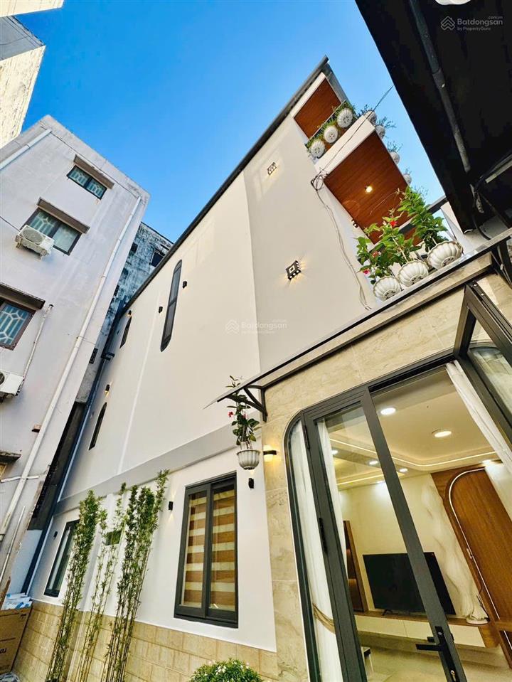 Vị trí nhà sau lưng mt ngô nhân tịnh và vũ tùng,hẻm ba gác ,ngay chợ bà chiểu đi bộ 5p qua q1