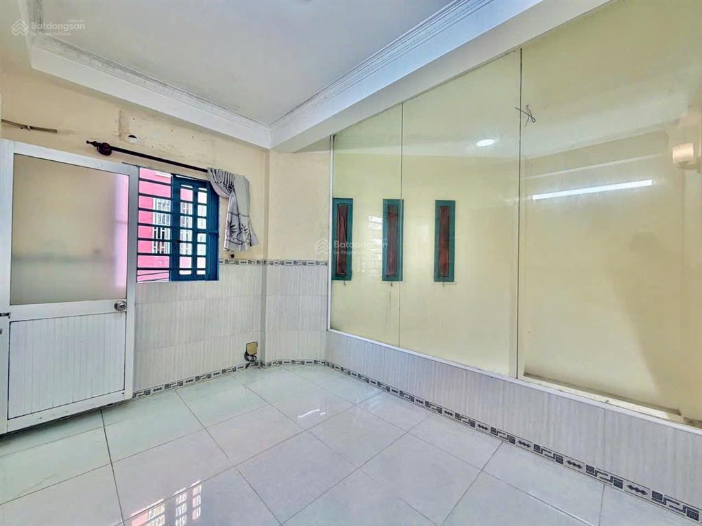 Hẻm xe tải  cách 1 căn 280/ bùi hữu nghĩa , p. gia định dt 5.5m* 6m, vuông vức a4 , 5 tầng