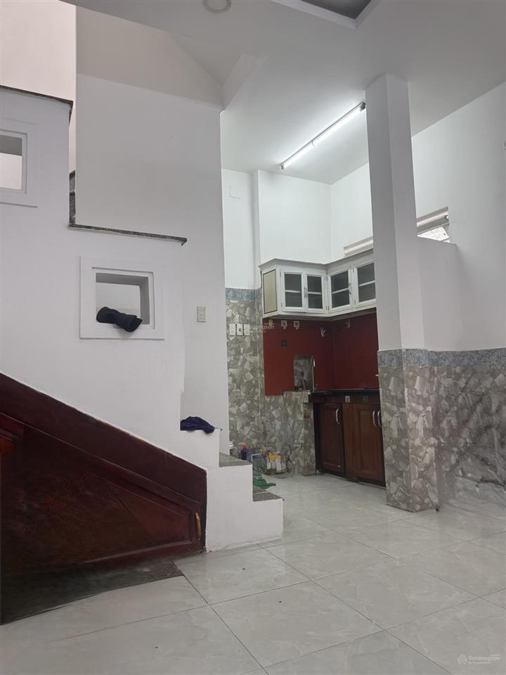 Nhà riêng 3pn, 3wc, 5,3 tỷ ở hoàng hoa thám, phú nhuận, trệt 3 lầu đúc btct, hoàn công đủ. dtsd92m2