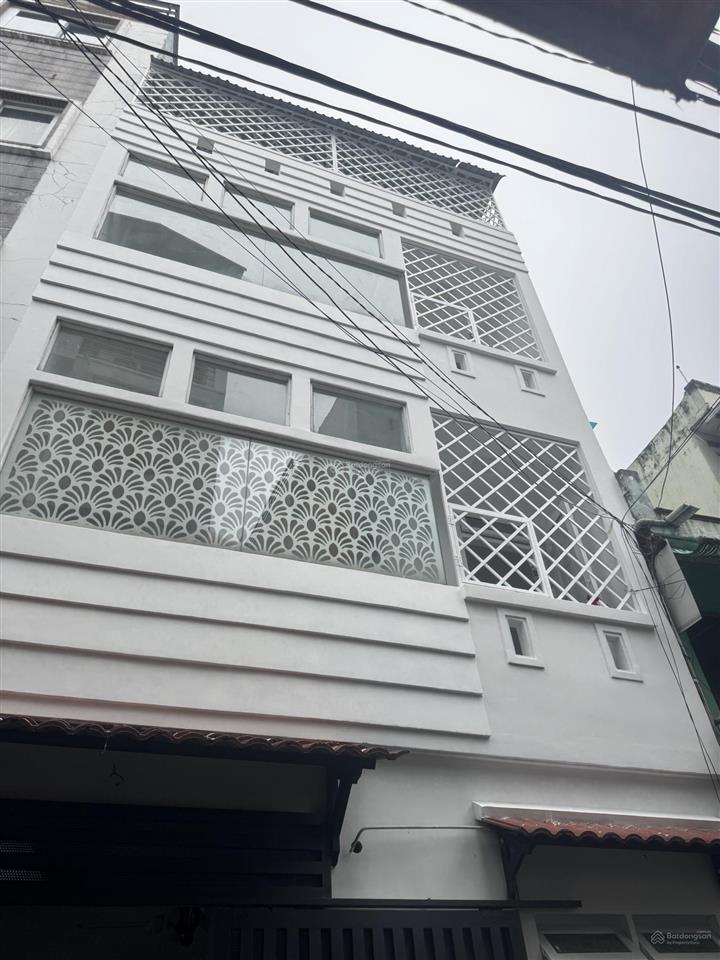 Nhà riêng 3pn, 3wc, 5,3 tỷ ở hoàng hoa thám, phú nhuận, trệt 3 lầu đúc btct, hoàn công đủ. dtsd92m2