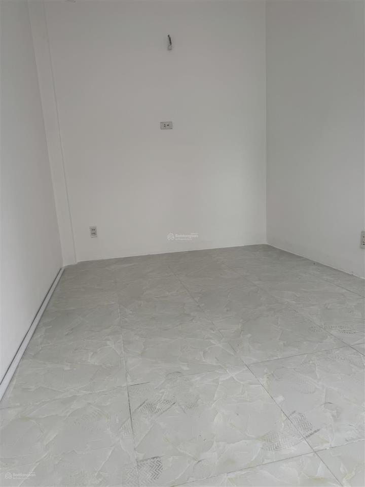 Nhà riêng 3pn, 3wc, 5,3 tỷ ở hoàng hoa thám, phú nhuận, trệt 3 lầu đúc btct, hoàn công đủ. dtsd92m2