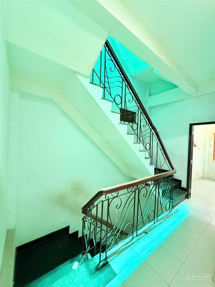 Bán nhà riêng tại thích quảng đức, 7,65 tỷ, 53,5 m2, 5pn, 5wc, 5 tầng, chỉ với hot