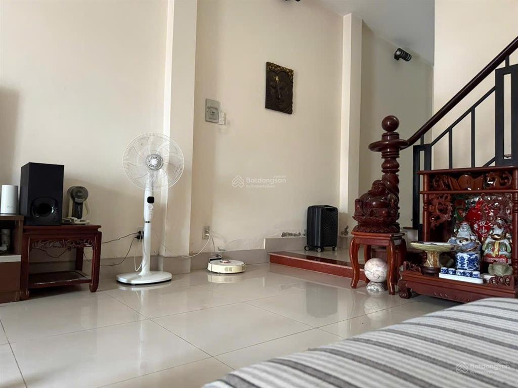 Chính chủ bán gấp khu nam long q12,vị trí giáp ranh quận gò vấp, di chuyển trung tâm 8km,xây tự do