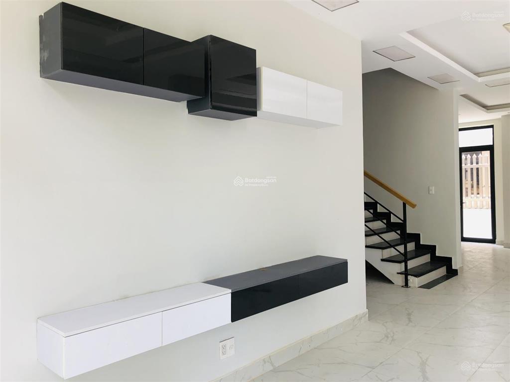 Chính chủ cho thuê biệt thự lucasta khang điền.full nội thất vảo ở ngay.gọi 0982 667 *** mr phan điền