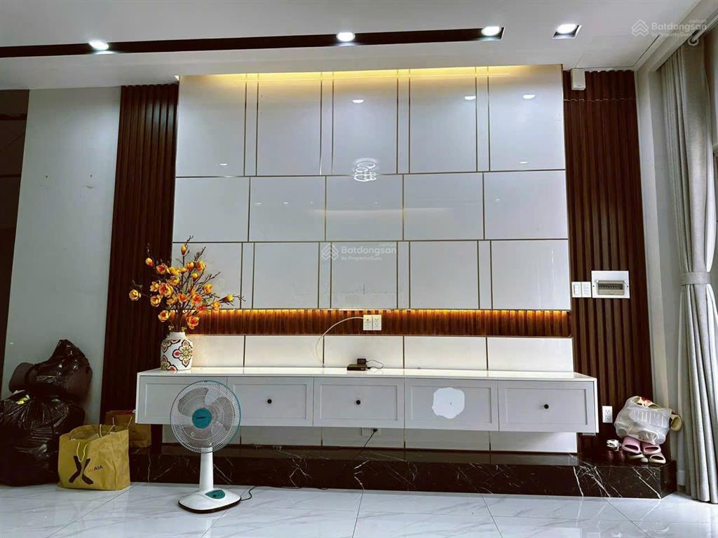 Chính chủ bán nhà phố melosa khang điền 5x23m. nội thất đầy đủ. sổ hồng gọi 0982 667 *** mr phan điền