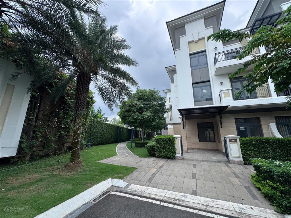 Bán căn góc verosa park nở hậu 19m. thiết kế 04 tầng. đường trước nhà 25m. gọi 0982 667 ***