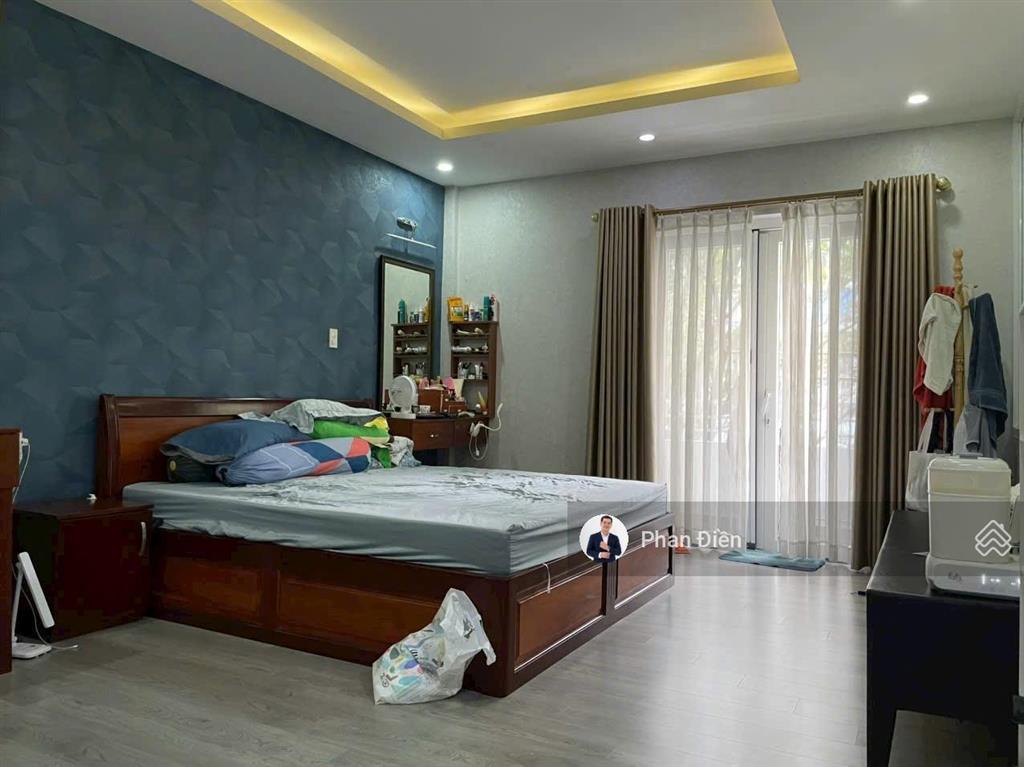 Chính chủ bán nhà phố mega ruby 5x15m. nội thất đầy đủ. sổ hồng riêng. gọi ngay 0982 667 ***