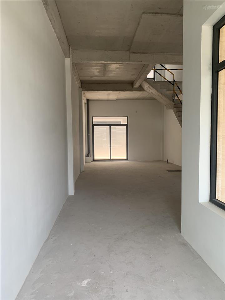 Bán nhà phố the classia 5x20m nhà thô. căn 2 mặt tiền đối diện chung cư mường thanh. thuận tiện kd