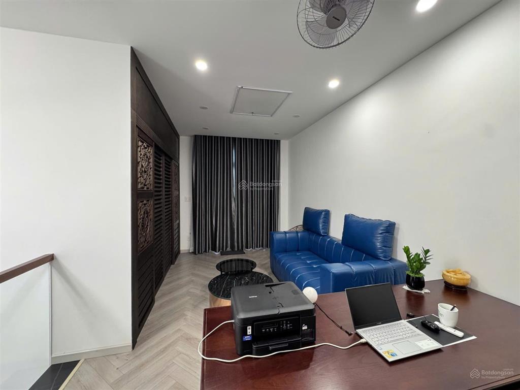 Cho thuê nhà phố verosa park 6x17m nội thất cao cấp. view công viên. đường chính 20m đậu ô tô rộng