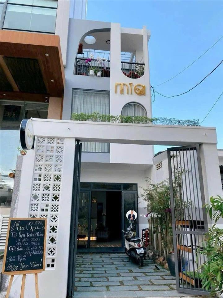 Bán nhà ngay phố tây nha trang, đang có hợp đồng thuê 25tr. cách biển vài bước chân. sổ hồng