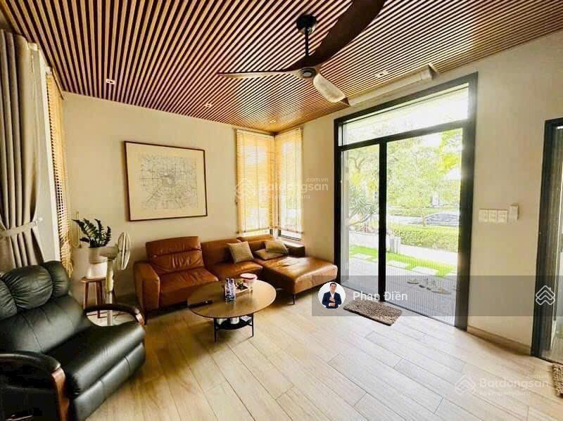 Chính chủ cho thuê biệt thự lucasta full nội thất. trục đường 20m. gọi ngay 0982 667 *** mr phan điền