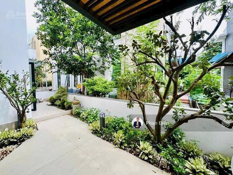 Chính chủ cho thuê biệt thự lucasta full nội thất. trục đường 20m. gọi ngay 0982 667 *** mr phan điền