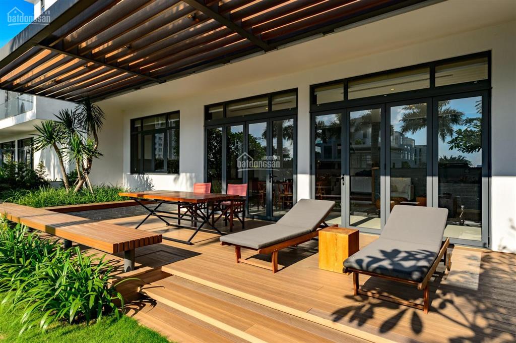 Chính chủ bán biệt thự lucasta khang điền 9,5x17,5m. nội thất đầy đủ. sổ hồng riêng. gọi 0982 667 ***