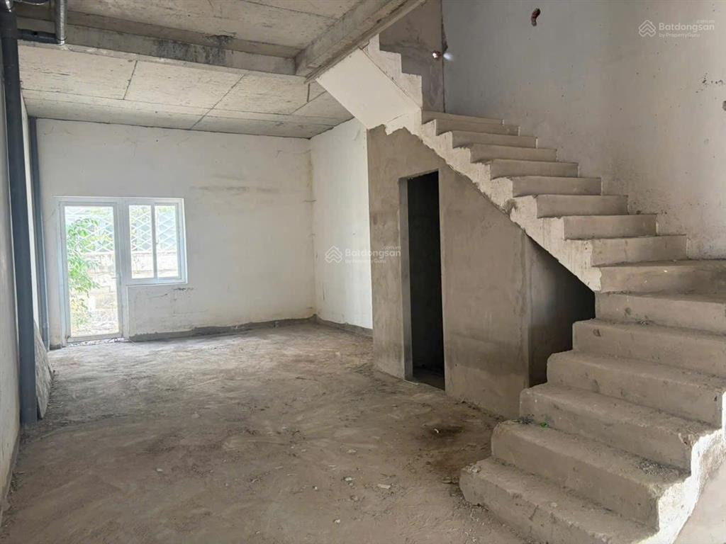Chính chủ bán nhà phố melosa garden khang điền. diện tích 5x23m nhà thô. sổ hồng. gọi 0982 667 ***