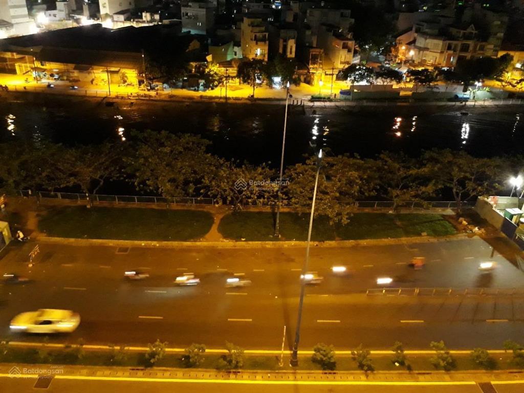 Phòng vip ngay trung tâm quận 5, view sông, ngay trường đh y dược, chỉ cần xách vali vào ở, 40m2