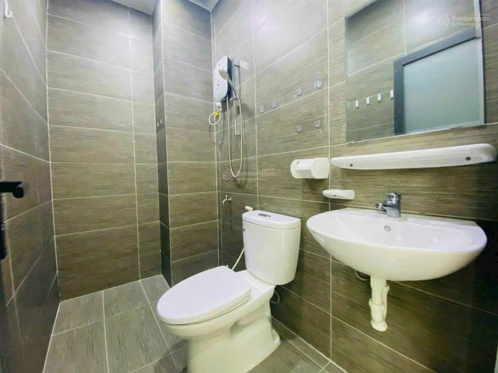 Chủ nhà không phải cò cho thuê phòng ngay bệnh viện y dược, bv chợ rẫy, thoáng mát, quận 5