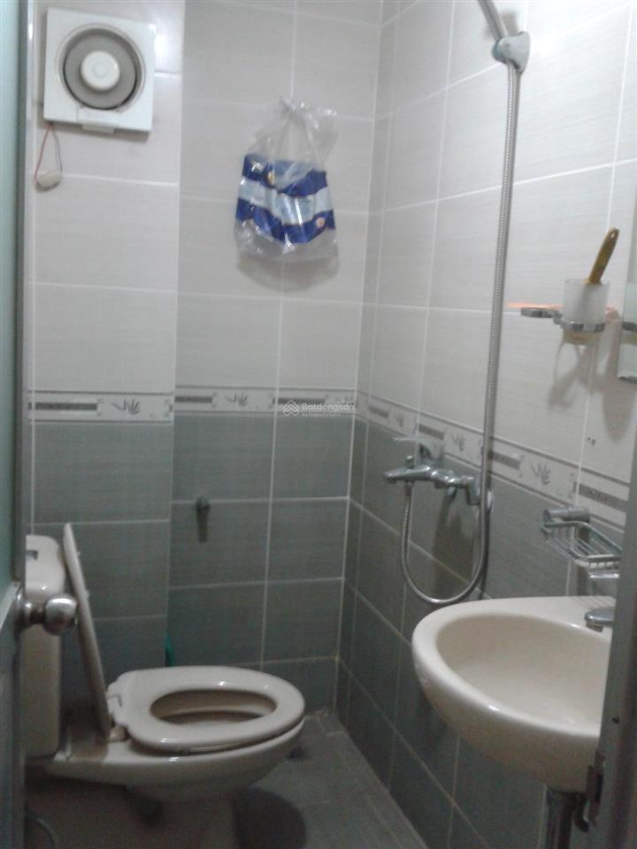 Cho thuê phòng khép kín sạch sẽ khu nhân chính giá 2,2trđ/tháng