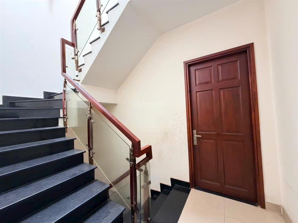 Bán nhà hẻm xe hơi đường số 6 phường linh tây thủ đức, sát đường phạm văn đồng 66m2, 1 trệt 2 lầu