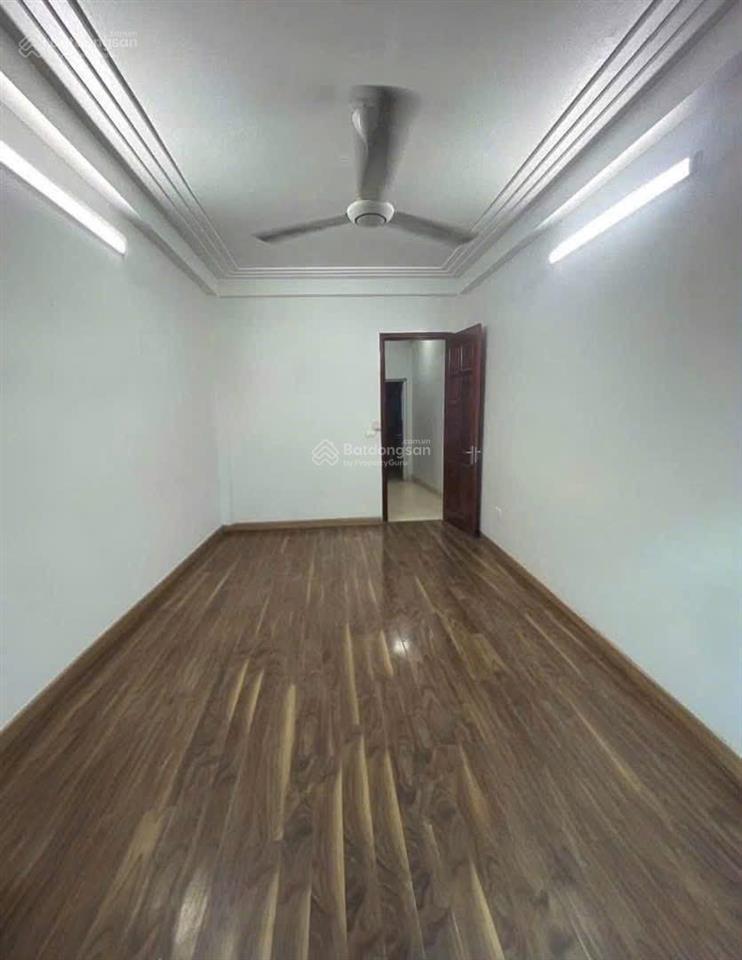 Nhà phương canh. ô tô đỗ cổng. 30m2 xinh xinh, giá cũng đẹp, gần ngay fpt 4,9 tỷ