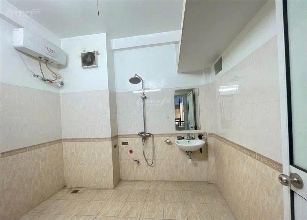 Nhà phương canh. ô tô đỗ cổng. 30m2 xinh xinh, giá cũng đẹp, gần ngay fpt 4,9 tỷ