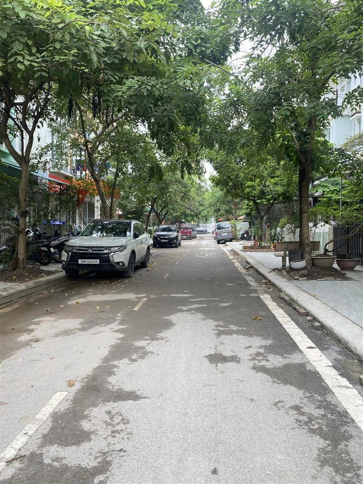 Chủ rất thiện chí bán, liền kề thoáng trước sau. nhà xây thô kđt xuân phương xanh mát 80m2 15,6 tỷ