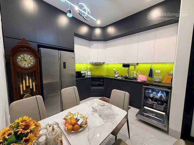 Nhà dân xây mới  full nội thất  kinh doanh  vỉa hè  ô tô tránh 45m2  10,1 tỷ