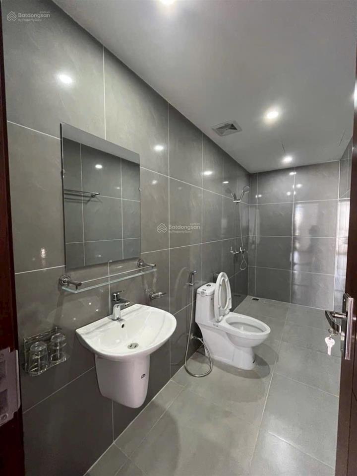 Nhà tây mỗ  5 tầng  thang máy mà diện tích 50m2 giá 6,4 tỷ. chủ cắt lỗ mời a/c bóc siu