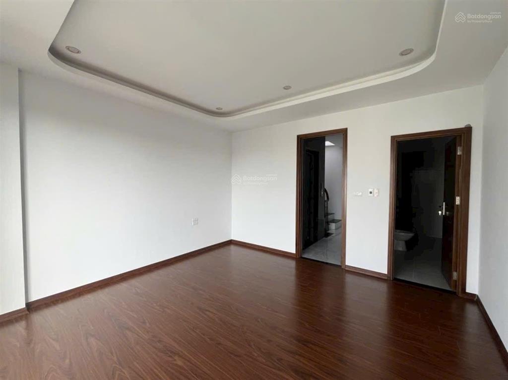 Nhà tây mỗ  5 tầng  thang máy mà diện tích 50m2 giá 6,4 tỷ. chủ cắt lỗ mời a/c bóc siu