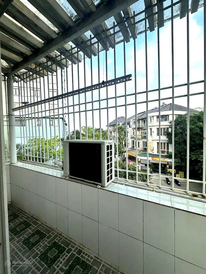 Chính chủ cho thuê 2 tầng 3 và 4 nhà liền kề, lối đi riêng, chủ ở nhà khác. view đẹp 8tr/tháng