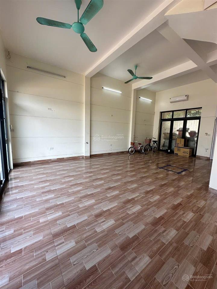 Cho thuê cửa hàng, văn phòng mặt bằng kinh doanh mặt đường 70 mở rộng 50m giá 10tr