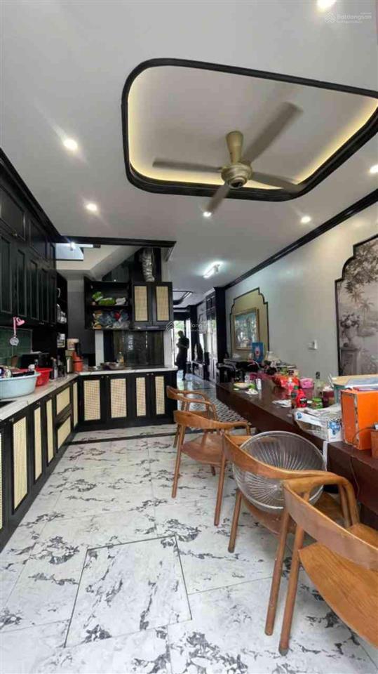 Liền kề hidone 3 mặt thoáng sân vườn. hoàn thiện sang xịn thang máy. 81m2 x 5 tầng. 16,9tỷ
