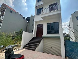 Đường 32  cựu quán 71m2 xây 4 tầng nổi 1 tầng hầm thang máy. 10tỷ