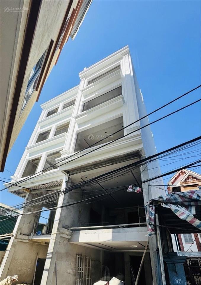 Nhà tây mỗ ô tô đỗ cửa. thang máy 6 tầng. chỉ 6,5 tỷ mới 100%