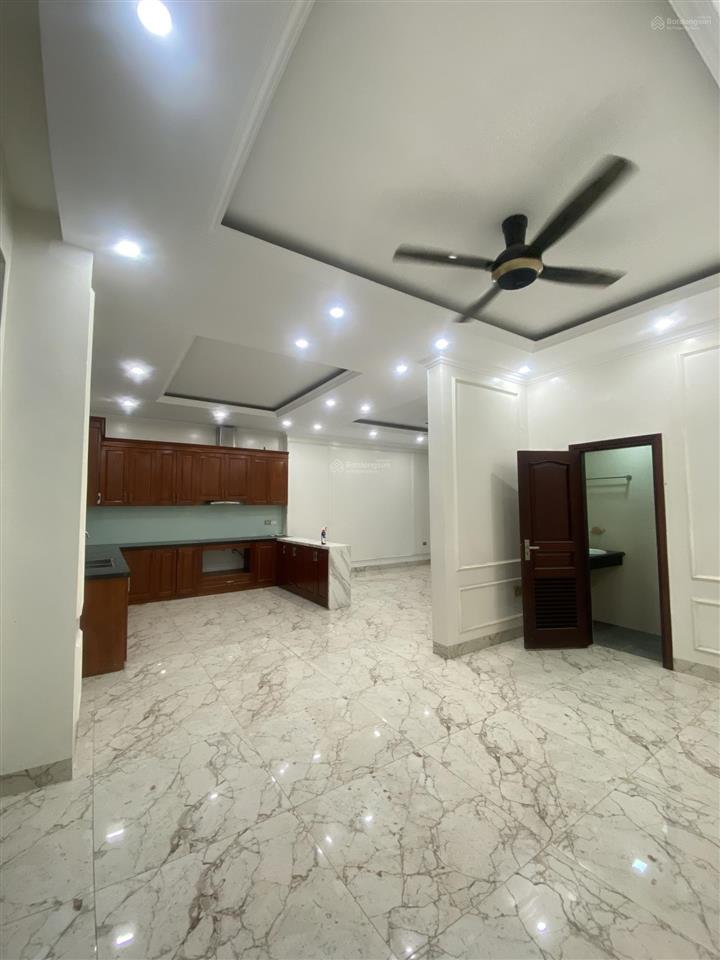 Biệt thự view hồ. phù hợp làm văn phòng, vừa ở. nam từ liêm  xuân phương giá 25tr/tháng