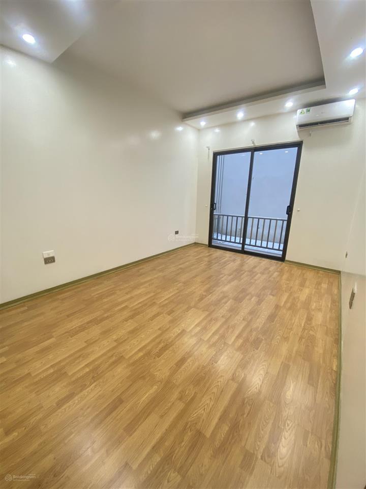 Biệt thự view hồ. phù hợp làm văn phòng, vừa ở. nam từ liêm  xuân phương giá 25tr/tháng