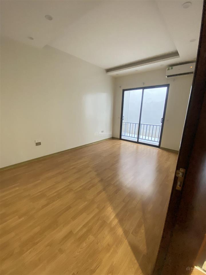 Biệt thự view hồ. phù hợp làm văn phòng, vừa ở. nam từ liêm  xuân phương giá 25tr/tháng