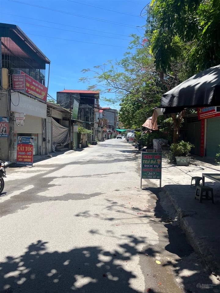 Đất xuân phương ngay cổng trường mầm non. ô tô đỗ cổng, cách 5m ra xe tải tránh. 46m2  5,5tỷ