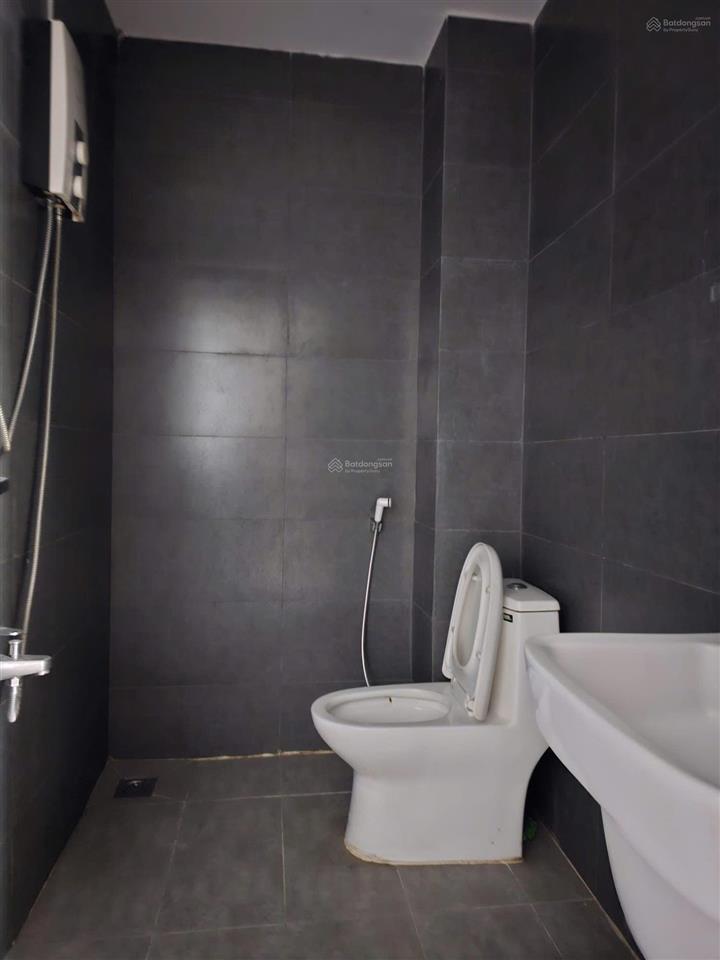 Bán nhà mặt tiền 81m2 đường cộng hòa p.12, tân bình, hcm