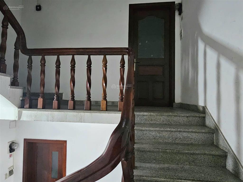 Bán nhà mặt tiền 81m2 đường cộng hòa p.12, tân bình, hcm