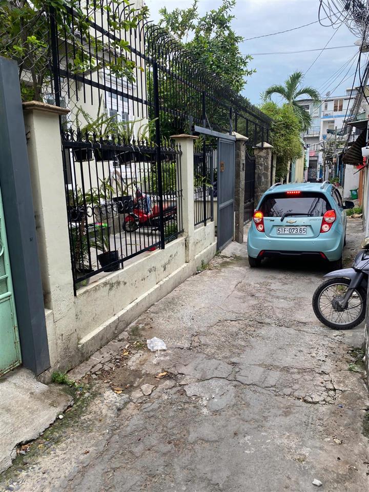 Bán nhà ngay lê văn việt quận 9