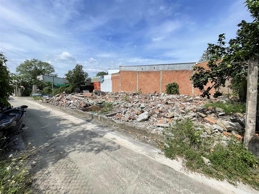 Cần bán gấp lô đất trước tết lô đất ngang 6m8 sổ riêng full thổ