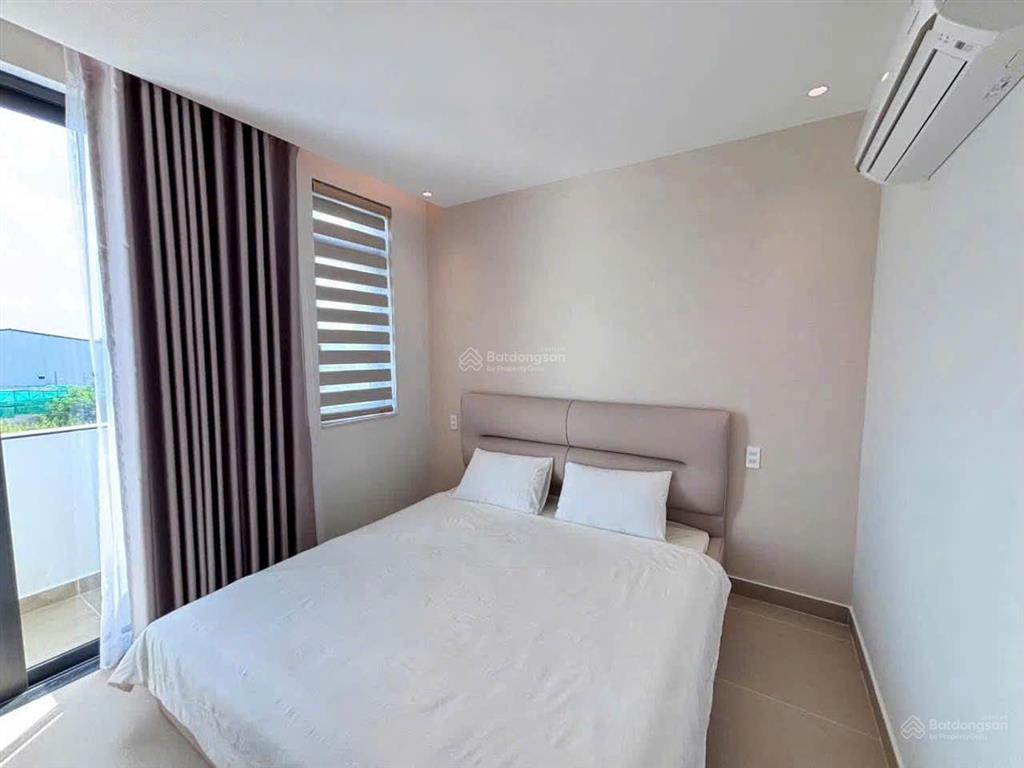 Bán nhà riêng, sổ hồng hoàn công, trang bị nội thất hiện đại, đầy đủ.