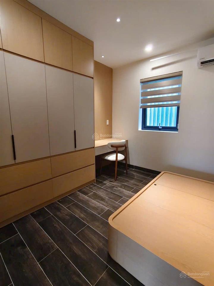 Bán nhà riêng, sổ hồng hoàn công, trang bị nội thất hiện đại, đầy đủ.