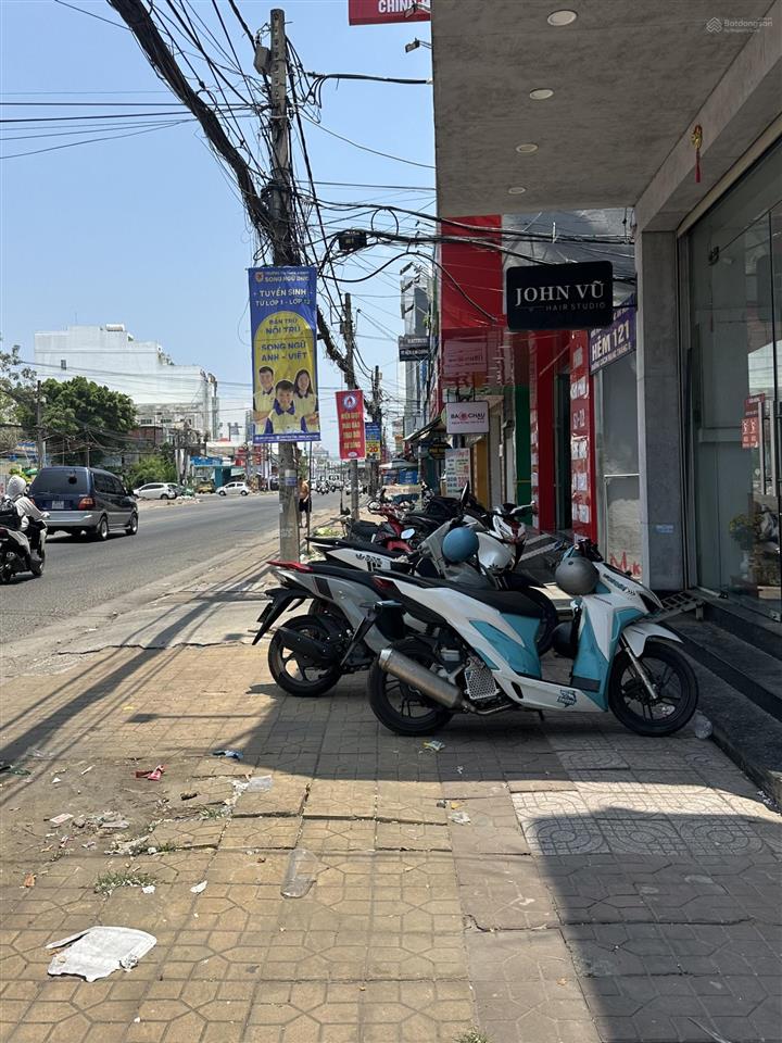 Cho thuê nhà mặt tiền cách mạng tháng 8, gần ngã 4 cồn khương