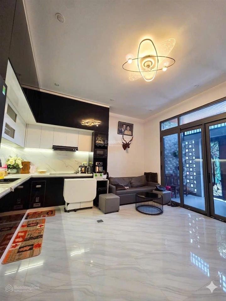Cho thuê căn hộ dịch vụ đầy đủ nội thất trung tâm cái khế