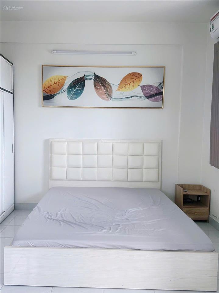 Cho thuê căn hộ góc chung cư nam long hồng phát