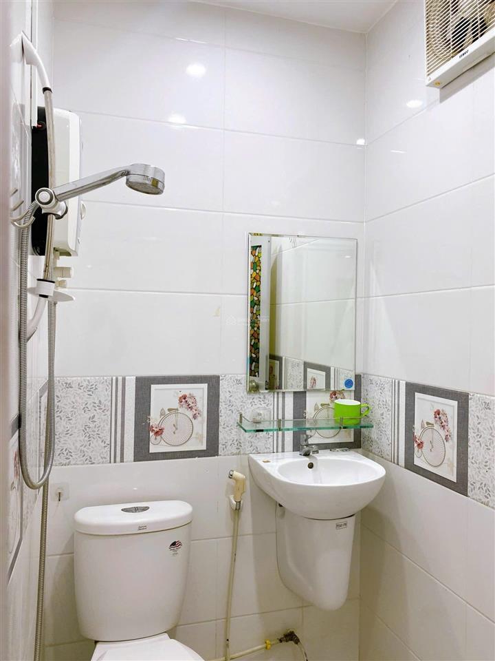 Cho thuê căn hộ chung cư hưng phú lô a 2pn full nội thất 50m²
