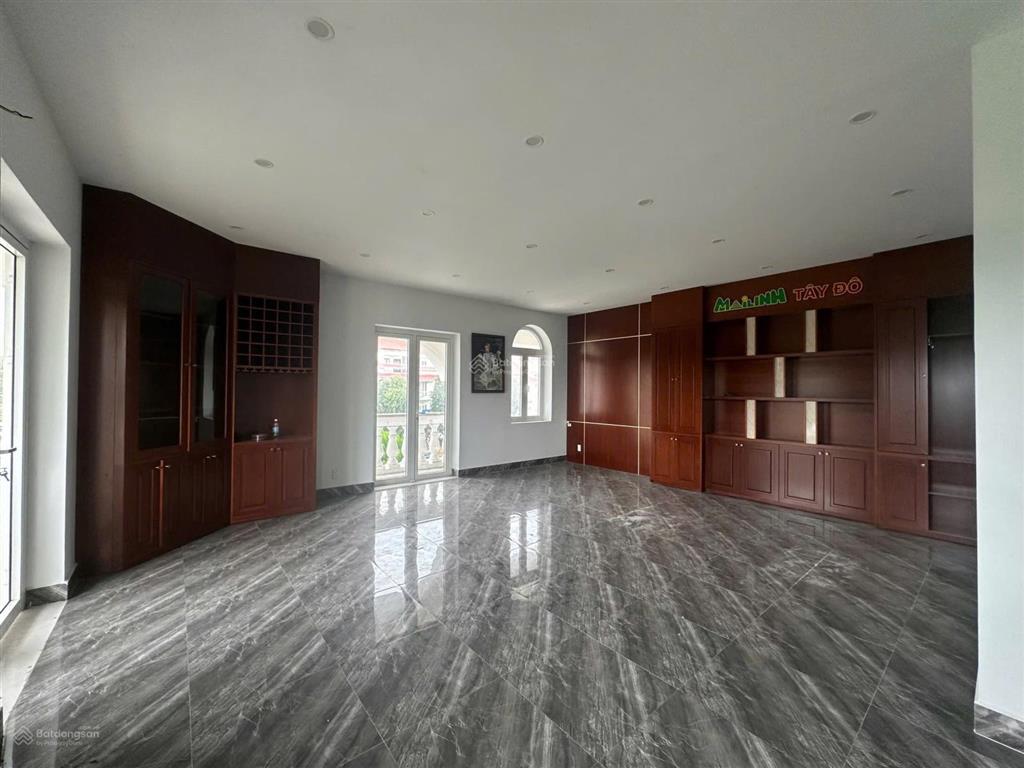 Cho thuê nhà 1 trệt 2 lầu góc mặt tiền lý thái tổ